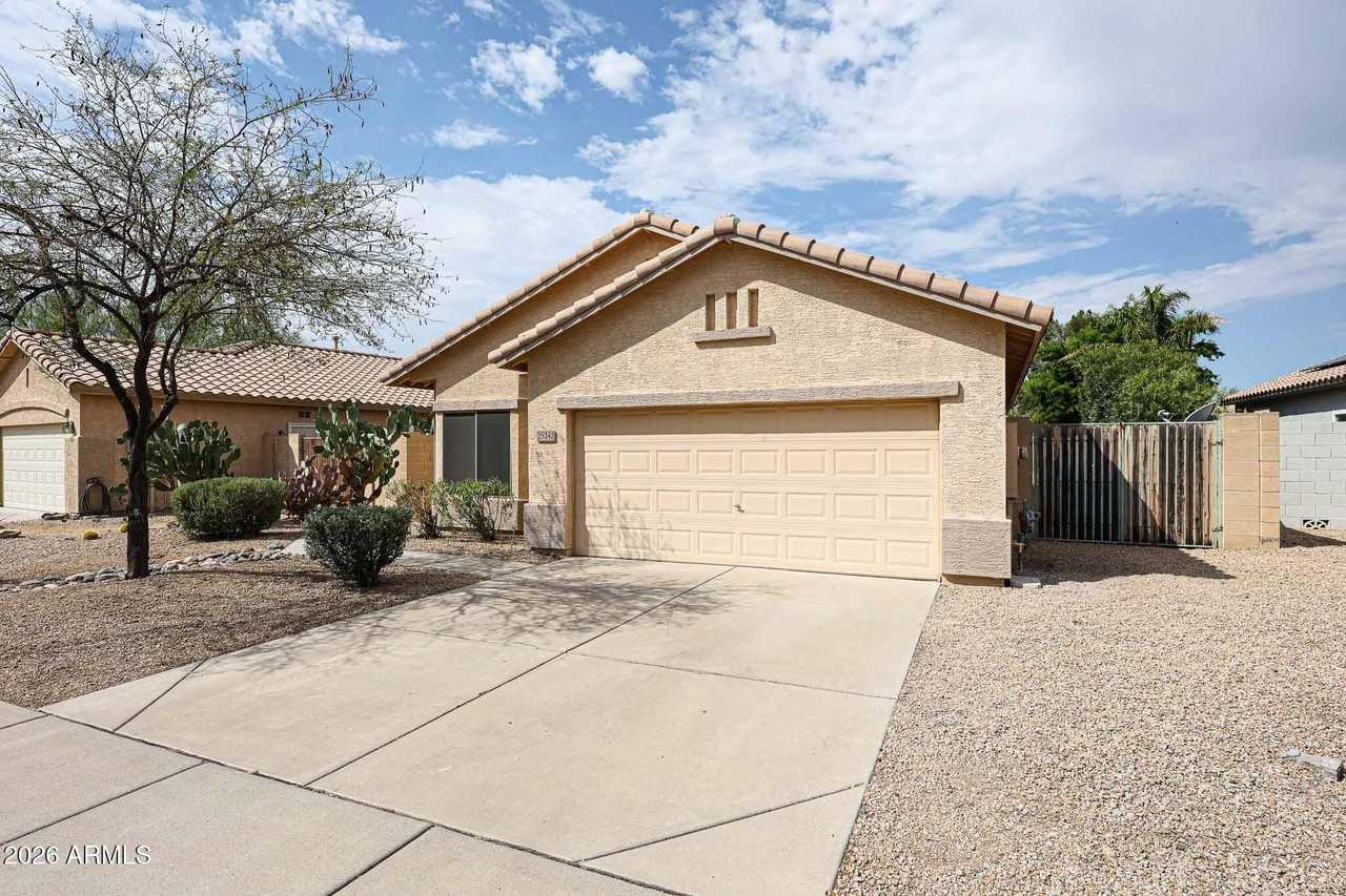 25242 N 40th Ln - Photo 2 of 35