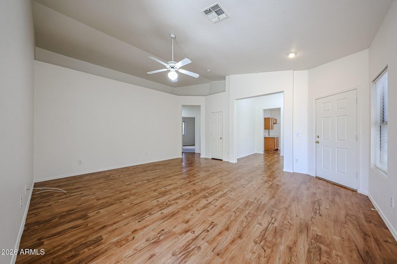 25242 N 40th Ln - Photo 6 of 35