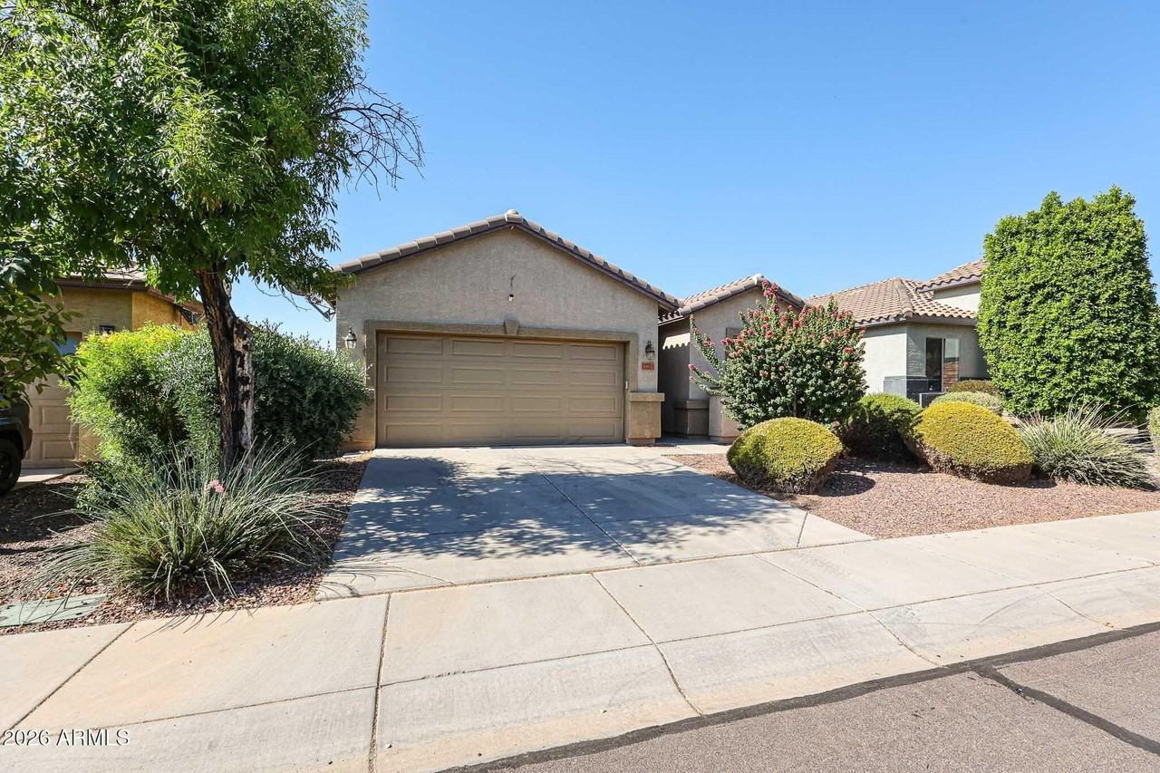 17765 W Bridger St - Photo 2 of 38