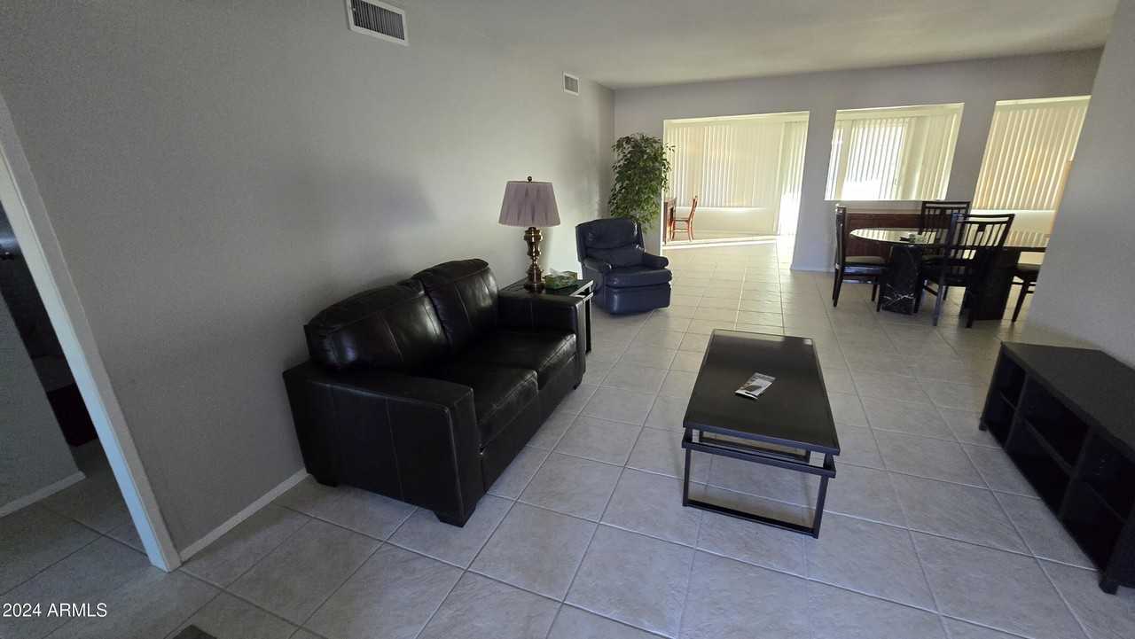 10715 W Tropicana Cir - Photo 7 of 27