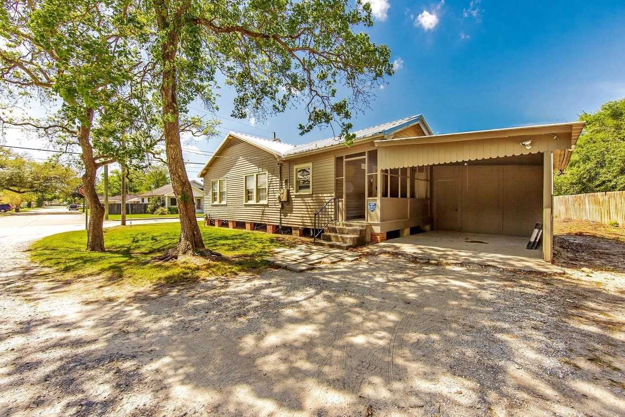 887 High St - Photo 2 of 11