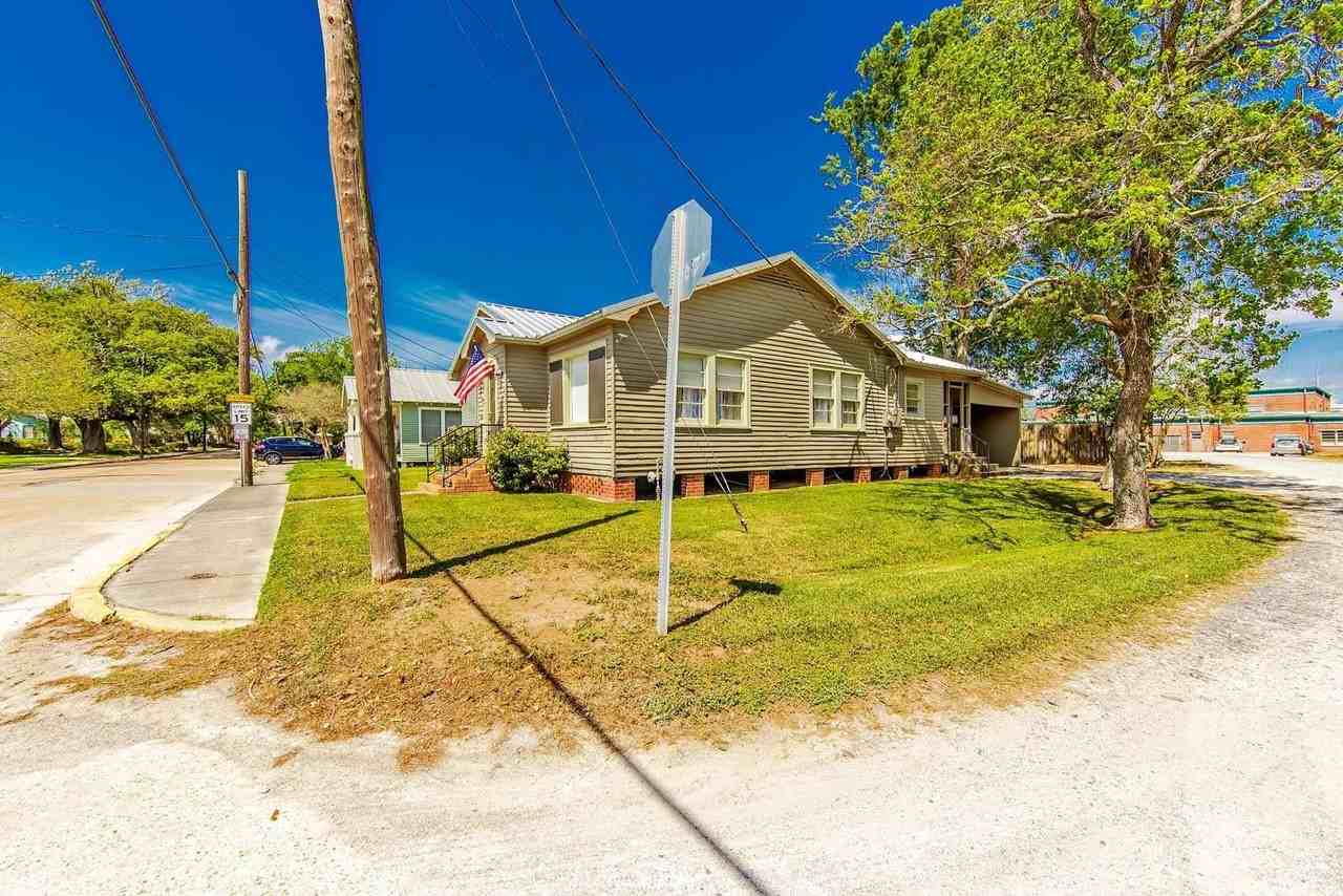 887 High St - Photo 3 of 11