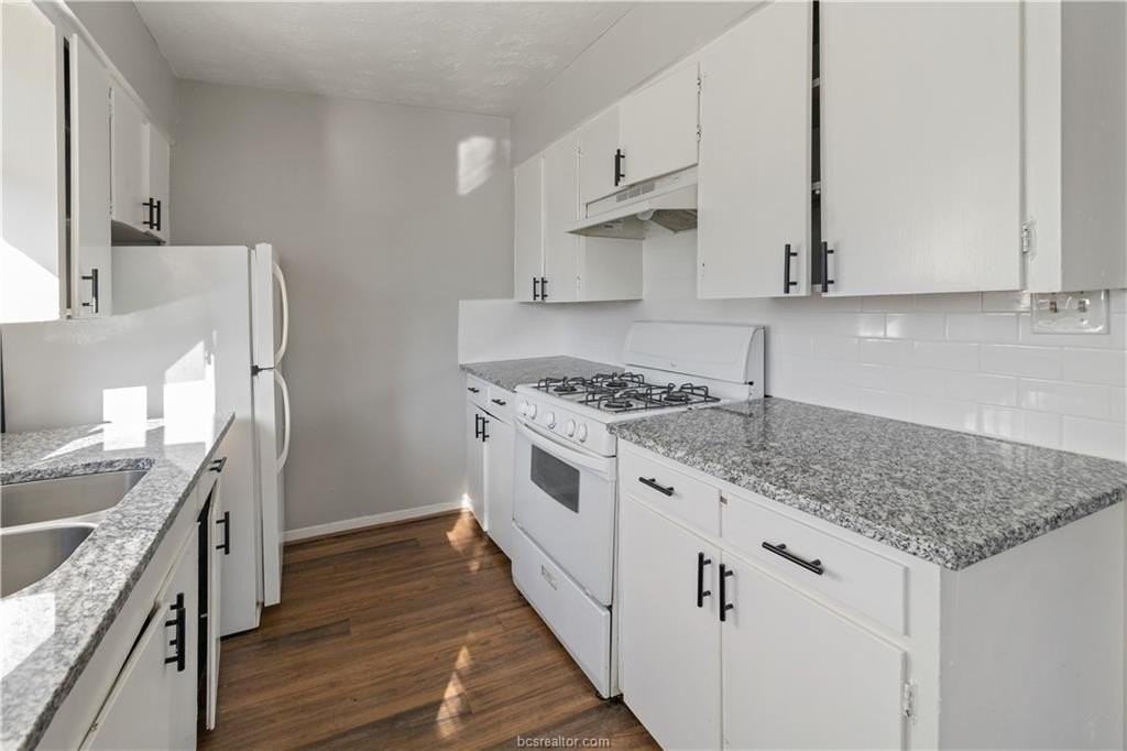 1014 E 23rd St - Photo 3 of 16