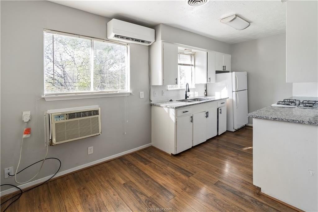 1014 E 23rd St - Photo 4 of 16