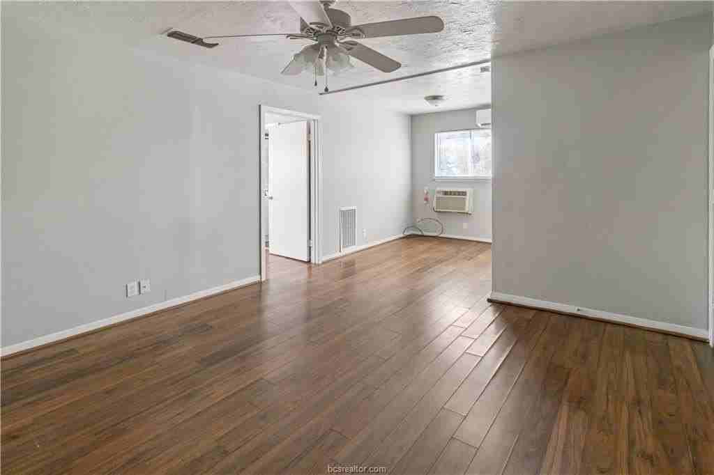1014 E 23rd St - Photo 6 of 16