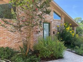 featured image of 6015 Los Robles Dr
