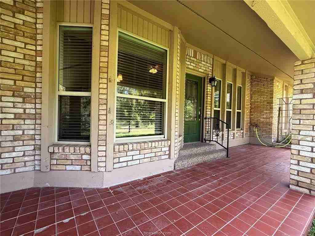 6015 Los Robles Dr - Photo 3 of 17