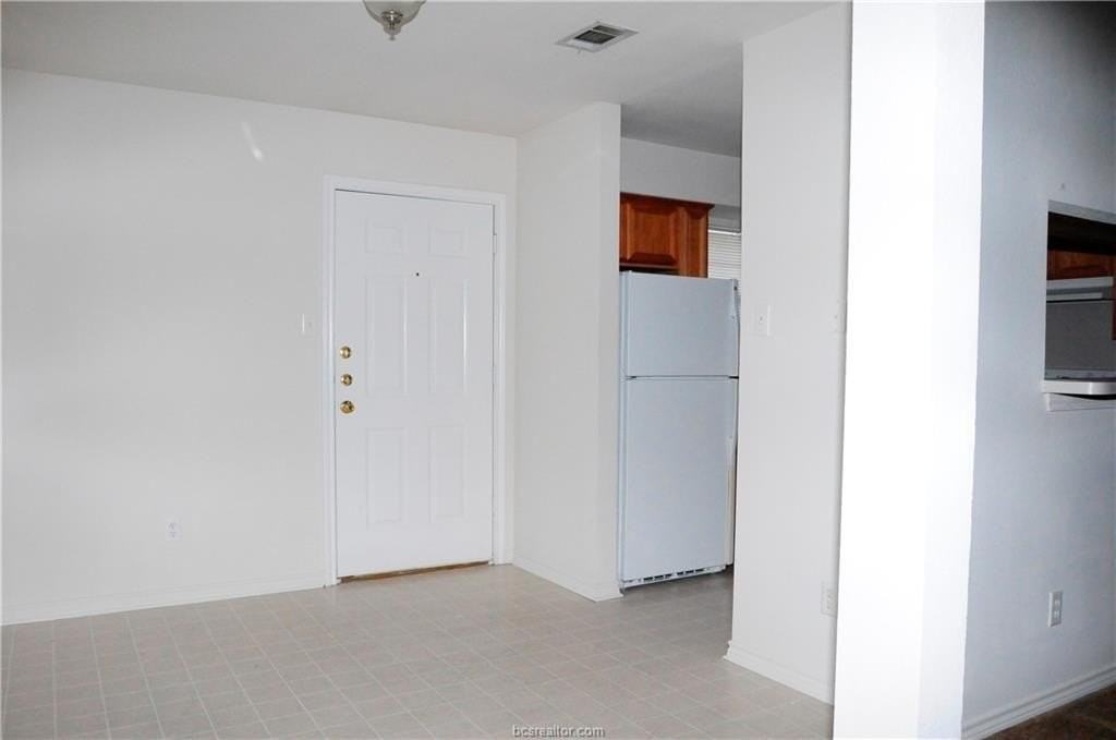 2329 Pronghorn Ln - Photo 4 of 9