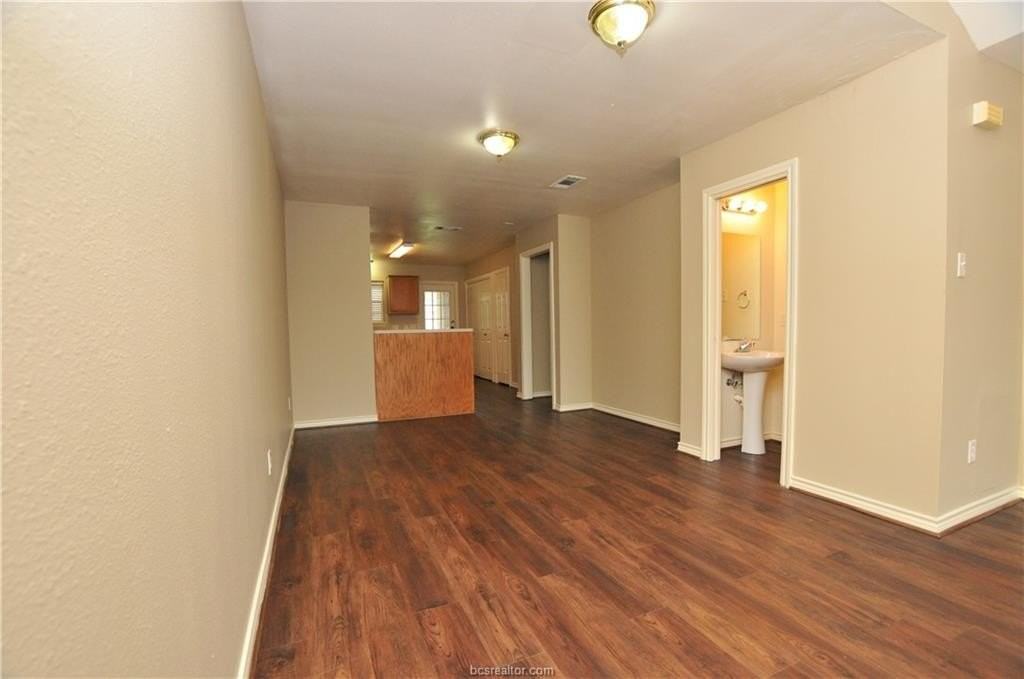 2323 Trace Mdws - Photo 4 of 14