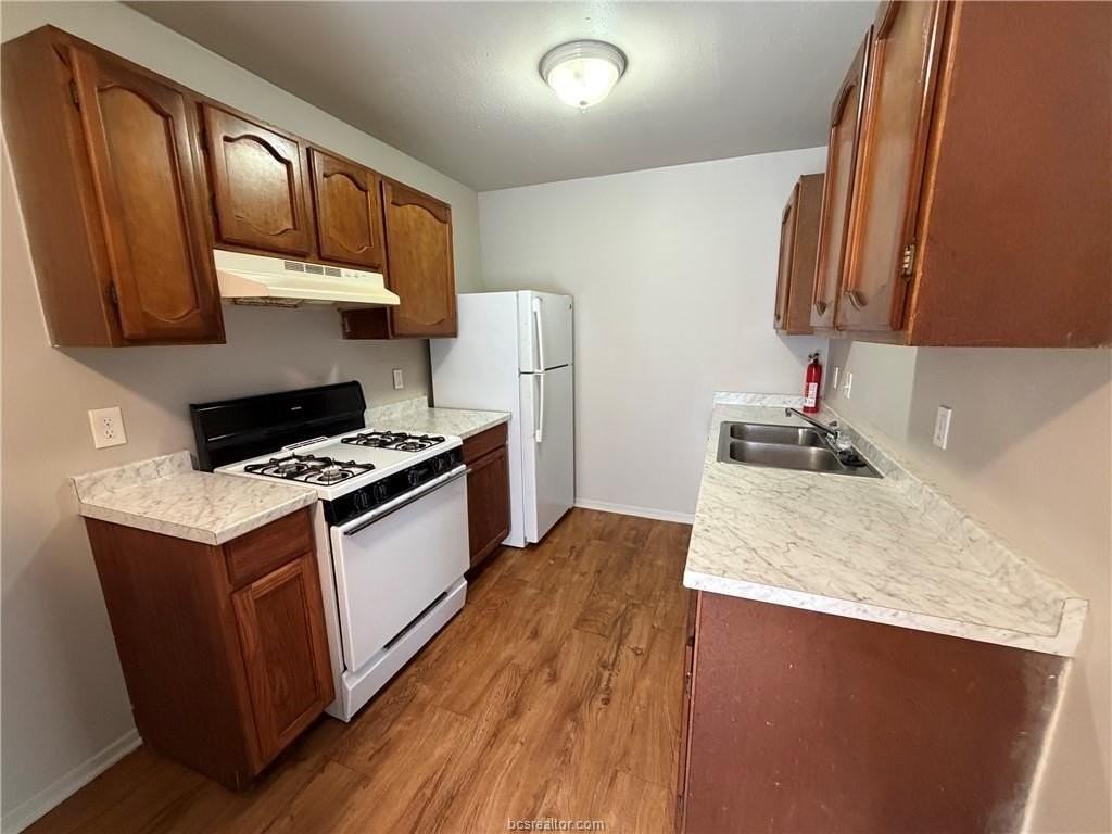 804 Navidad St #B - Photo 3 of 7