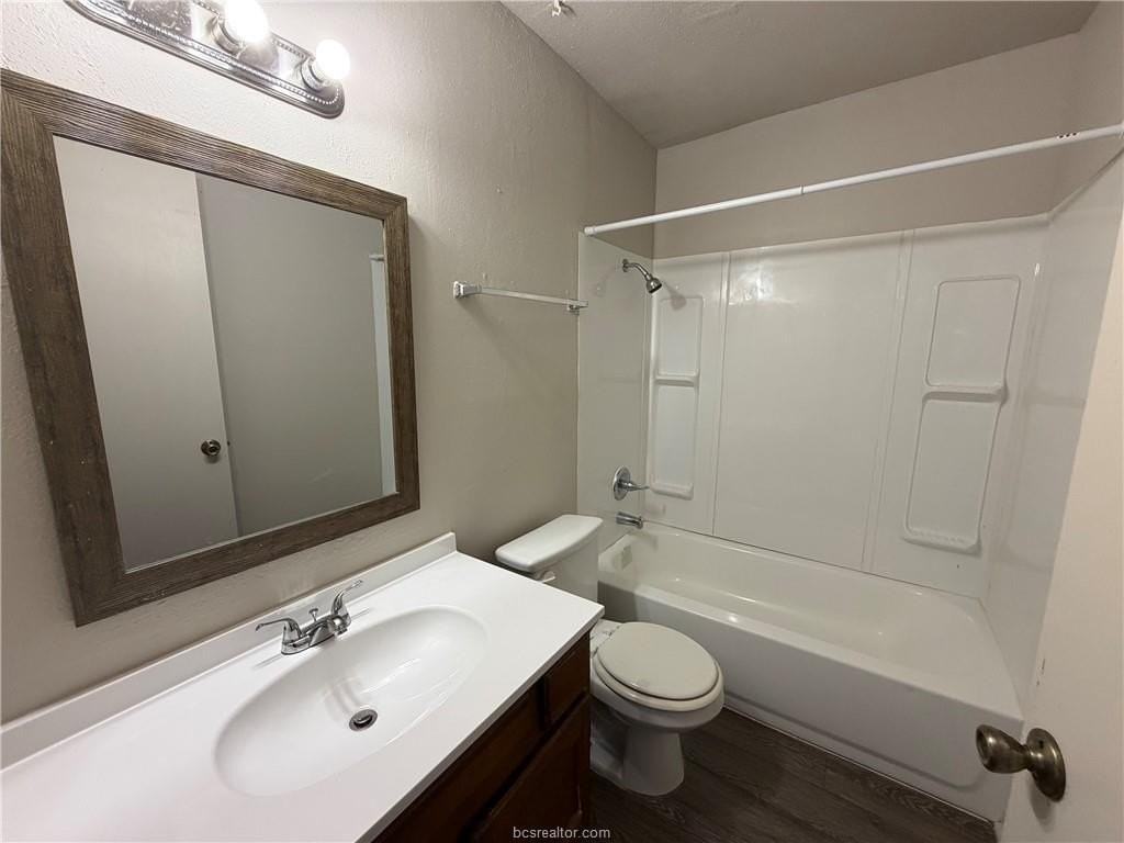 804 Navidad St #B - Photo 6 of 7