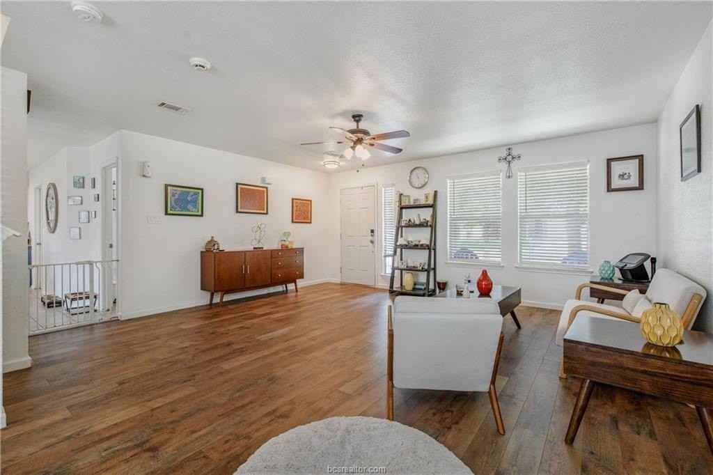 15236 Faircrest Dr - Photo 7 of 23