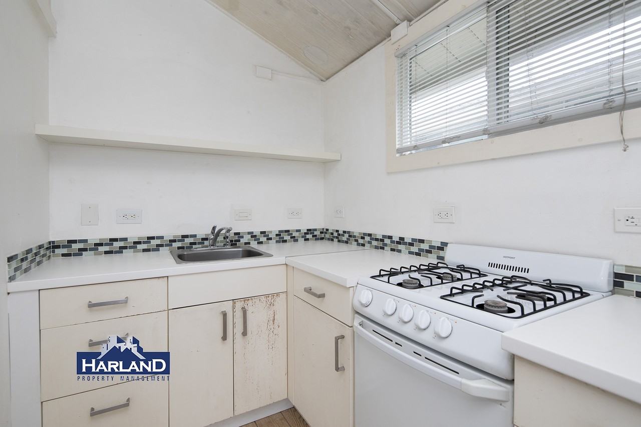 6250-6264.5 Stanley Avenue - 6254.5 - Photo 2 of 9