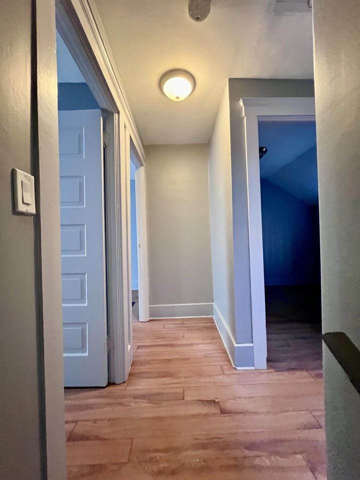 1292 Argyle Rd - Photo 4 of 13