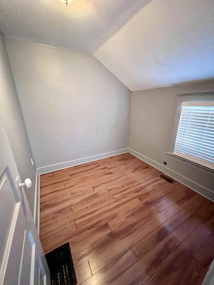 1292 Argyle Rd - Photo 5 of 13