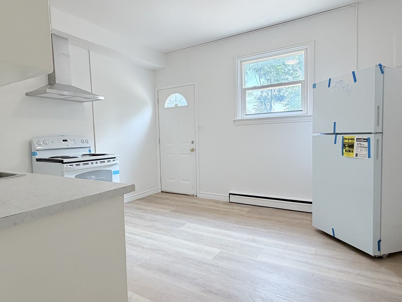 537 Confederation St #7 - Photo 3 of 12