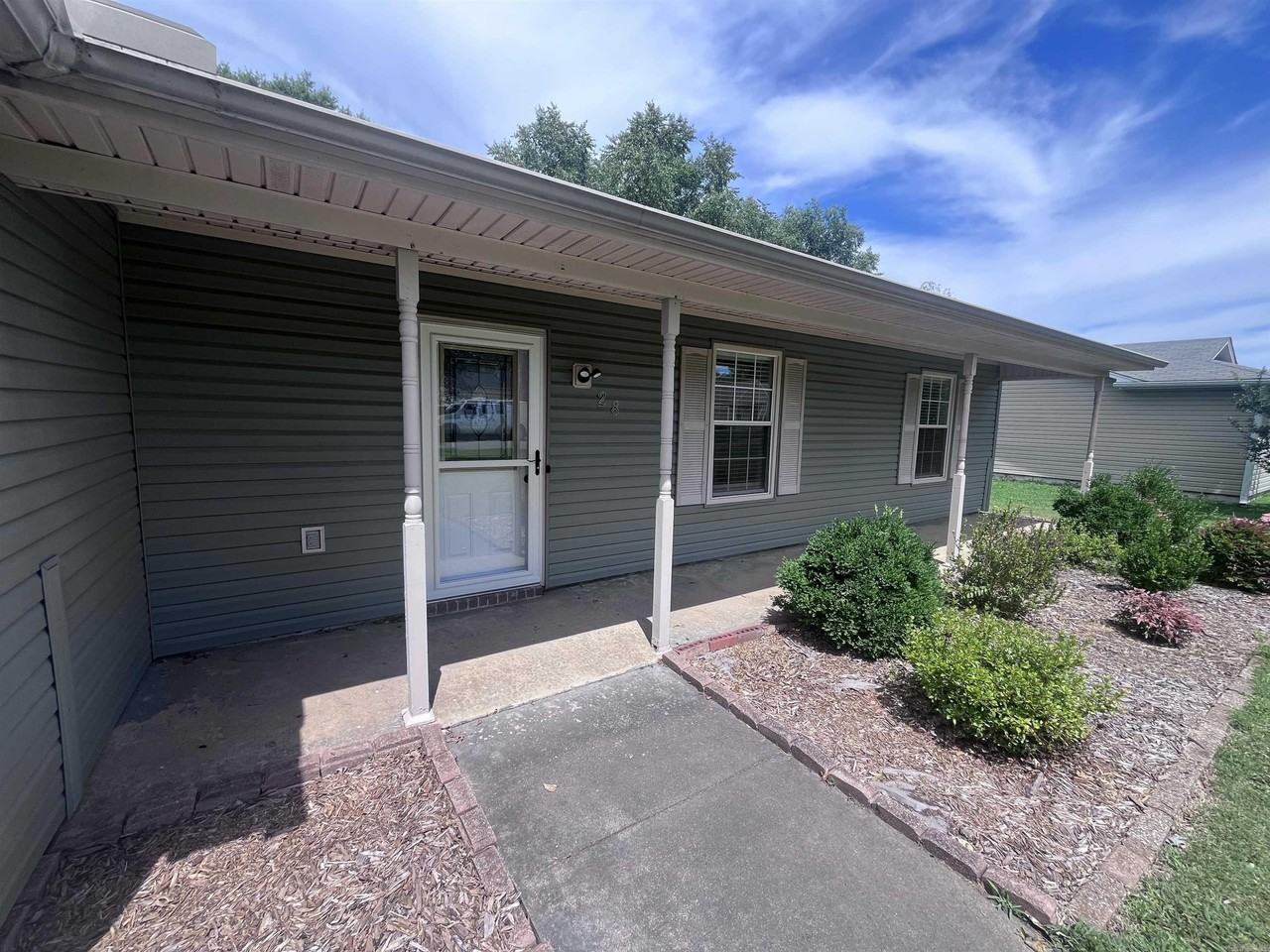 28 Burns Dr - Photo 4 of 50