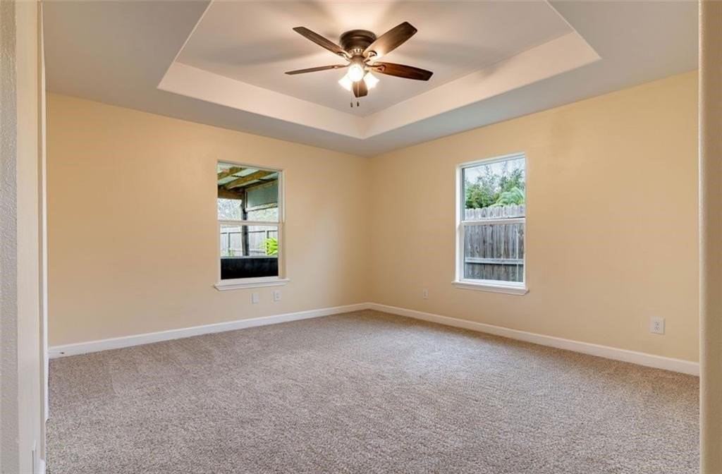 329 Yorktown Blvd - Photo 4 of 12