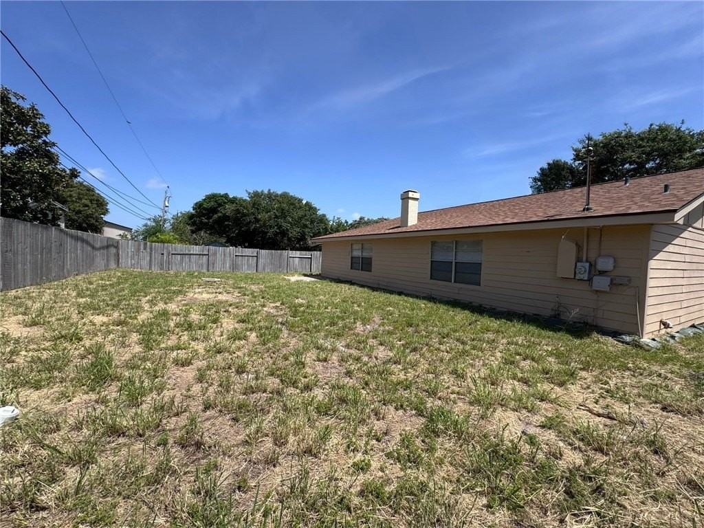 205 Clarice Dr - Photo 5 of 23