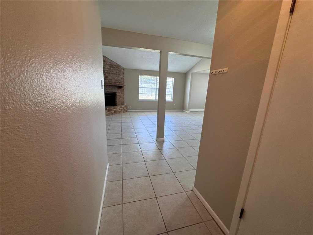 205 Clarice Dr - Photo 6 of 23