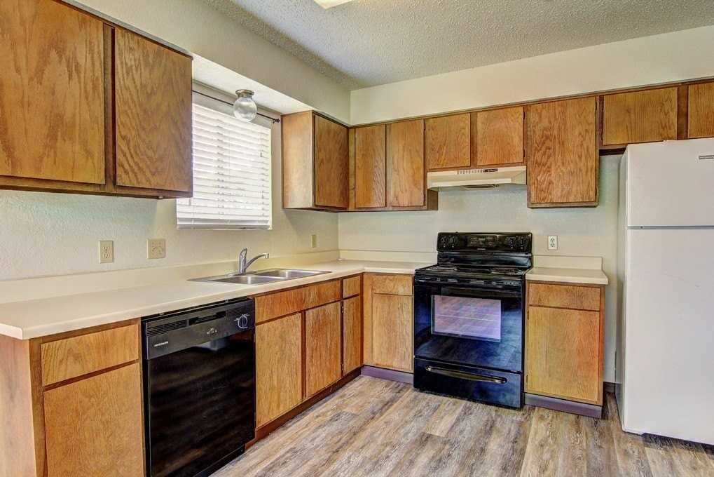 3810 Brookhill Dr - Photo 2 of 14