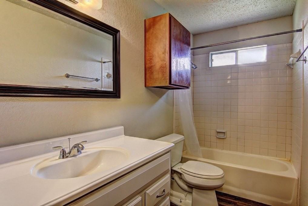 3810 Brookhill Dr - Photo 5 of 14
