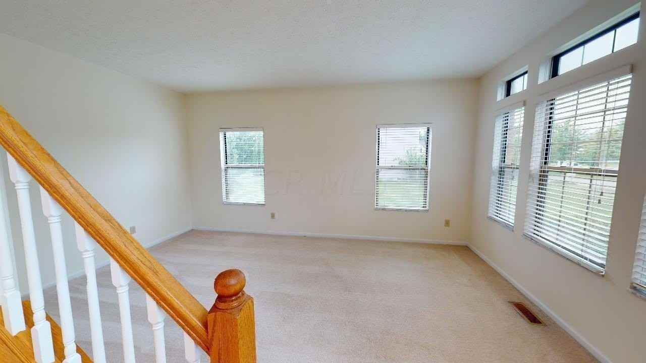 6498 Ringsend Ct - Photo 5 of 50