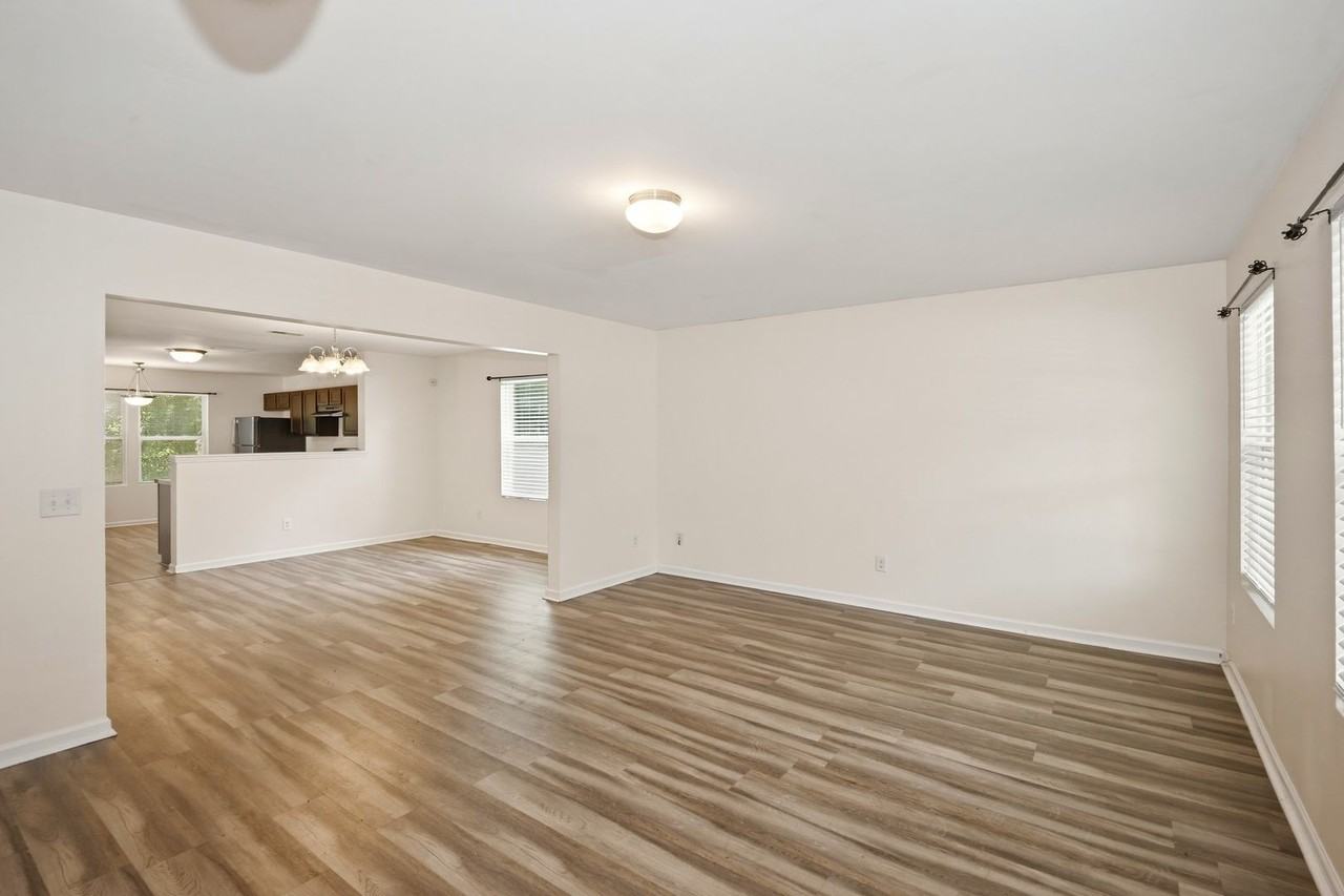 1025 Rook Rd - Photo 3 of 19