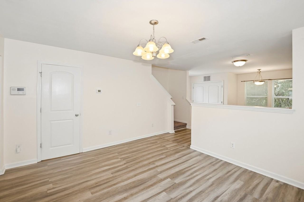 1025 Rook Rd - Photo 7 of 19