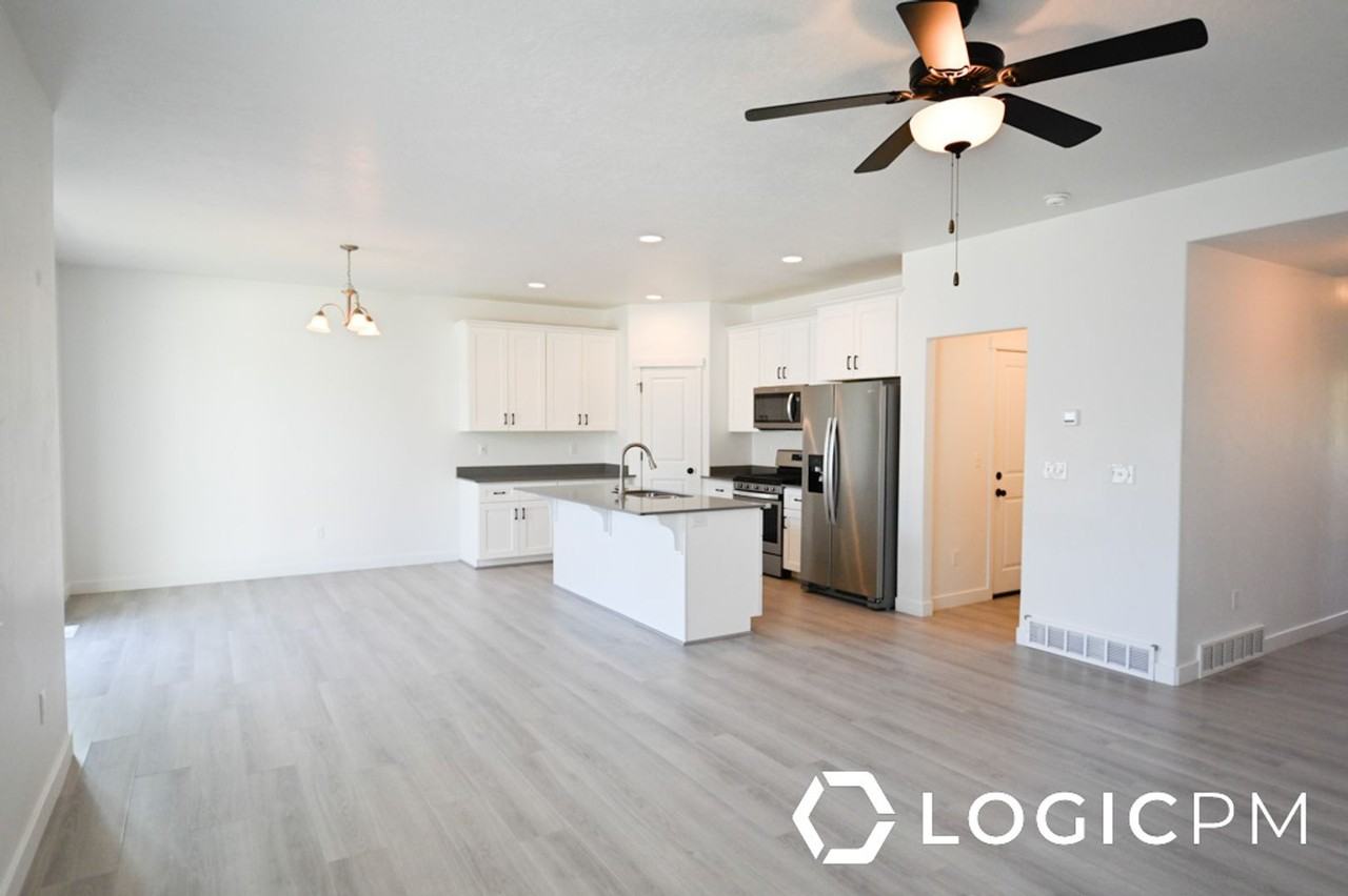 3414 W 15000 S - Photo 5 of 22