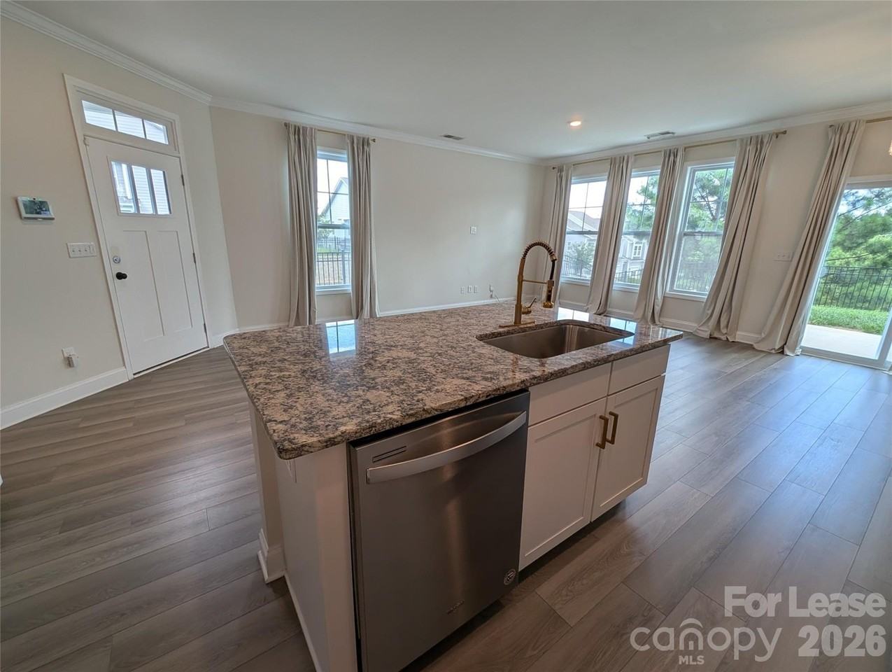 634 Cypress Glen Ln - Photo 4 of 37