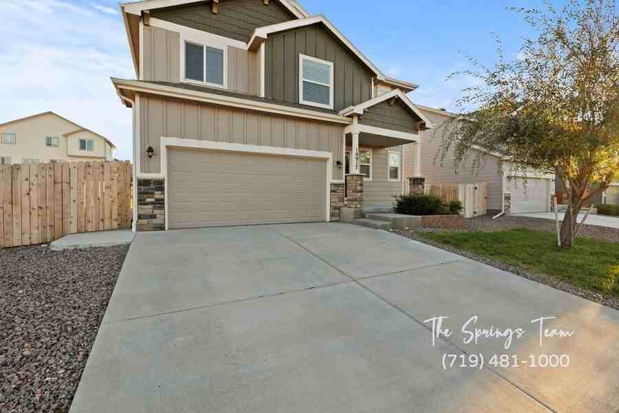 10957 Matta Dr - Photo 2 of 38