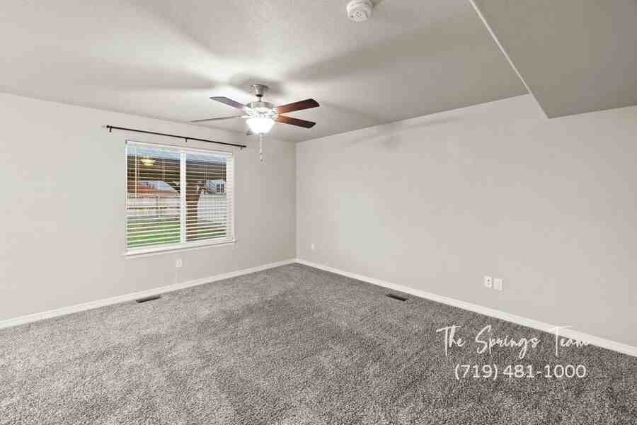 10957 Matta Dr - Photo 6 of 38