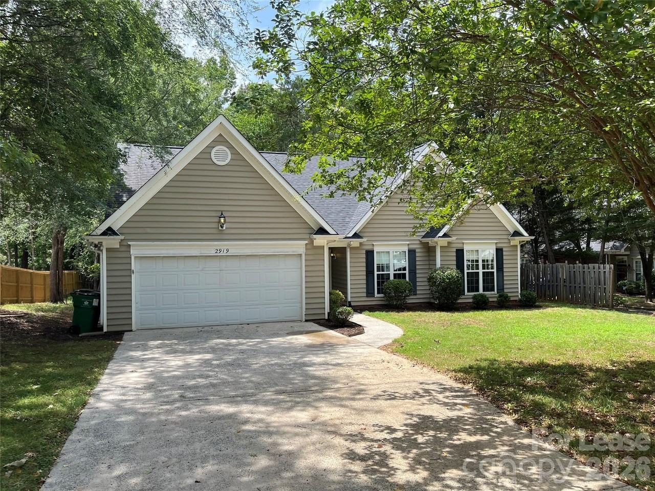 2919 Springs Dr - Photo 2 of 14
