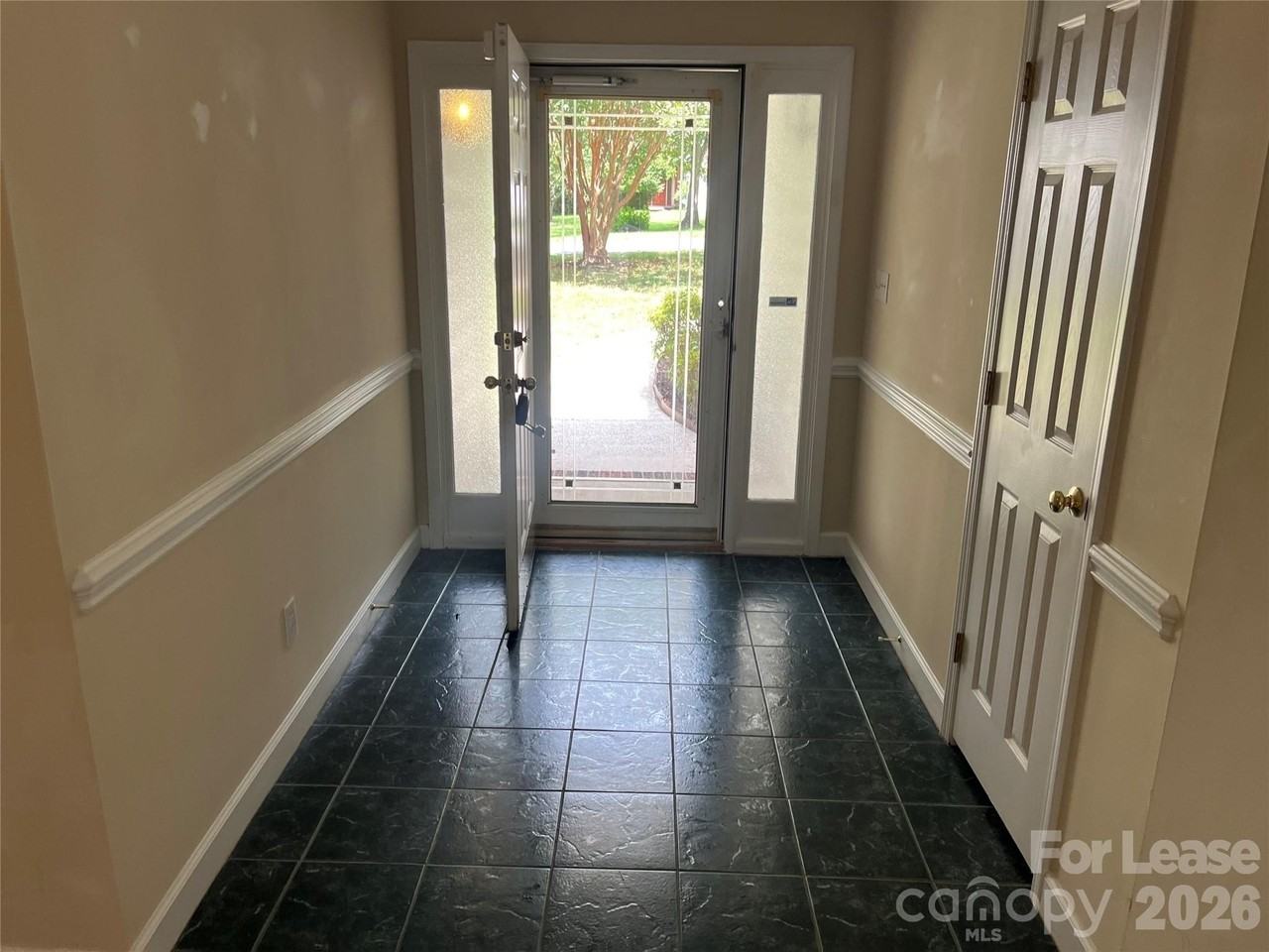 2919 Springs Dr - Photo 3 of 14