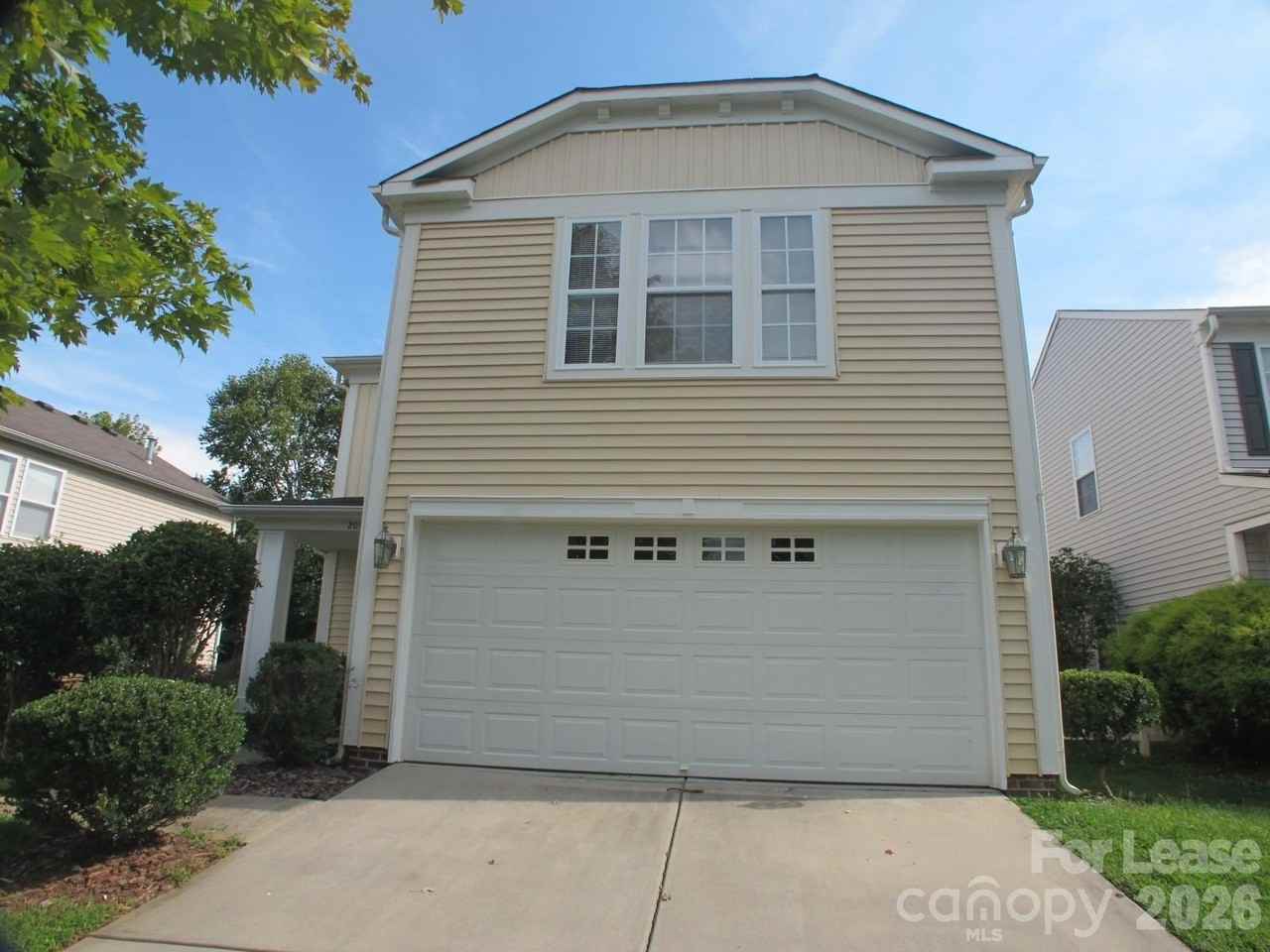 2038 Dunsmore Ln - Photo 2 of 24