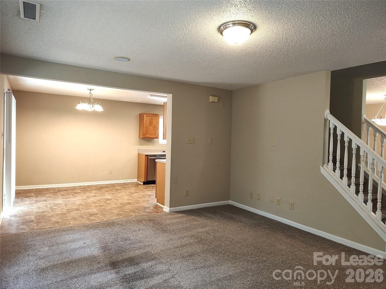 2038 Dunsmore Ln - Photo 6 of 24