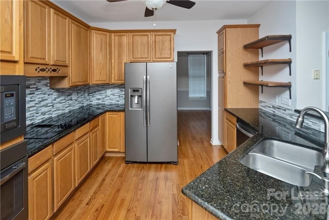 8230 Glamorgan Ln - Photo 7 of 22