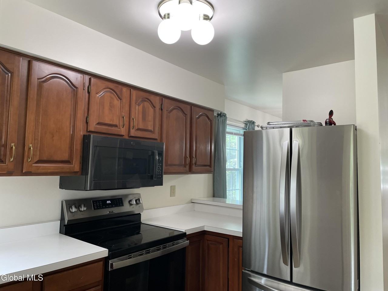 7318 Vic Ct - Photo 5 of 23