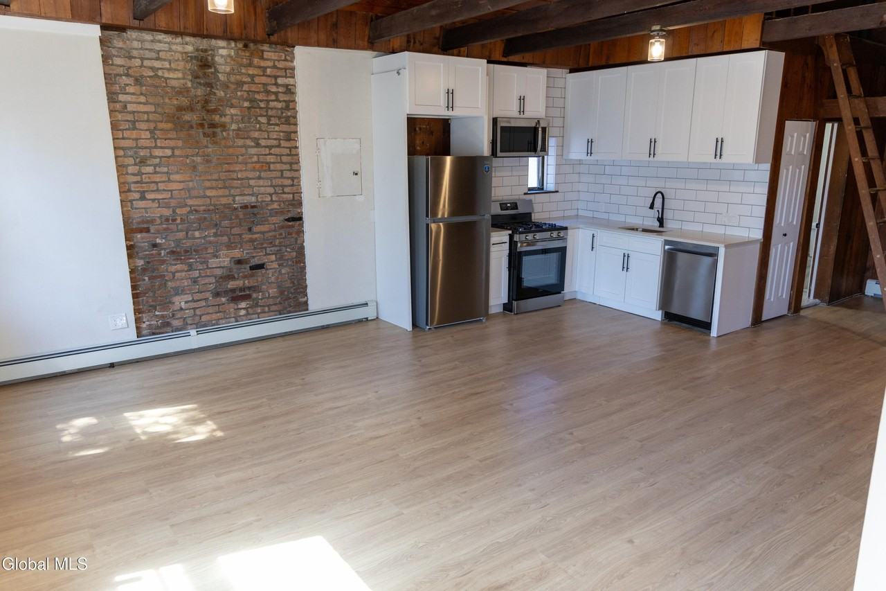 11 Jefferson St #2A - Photo 4 of 11