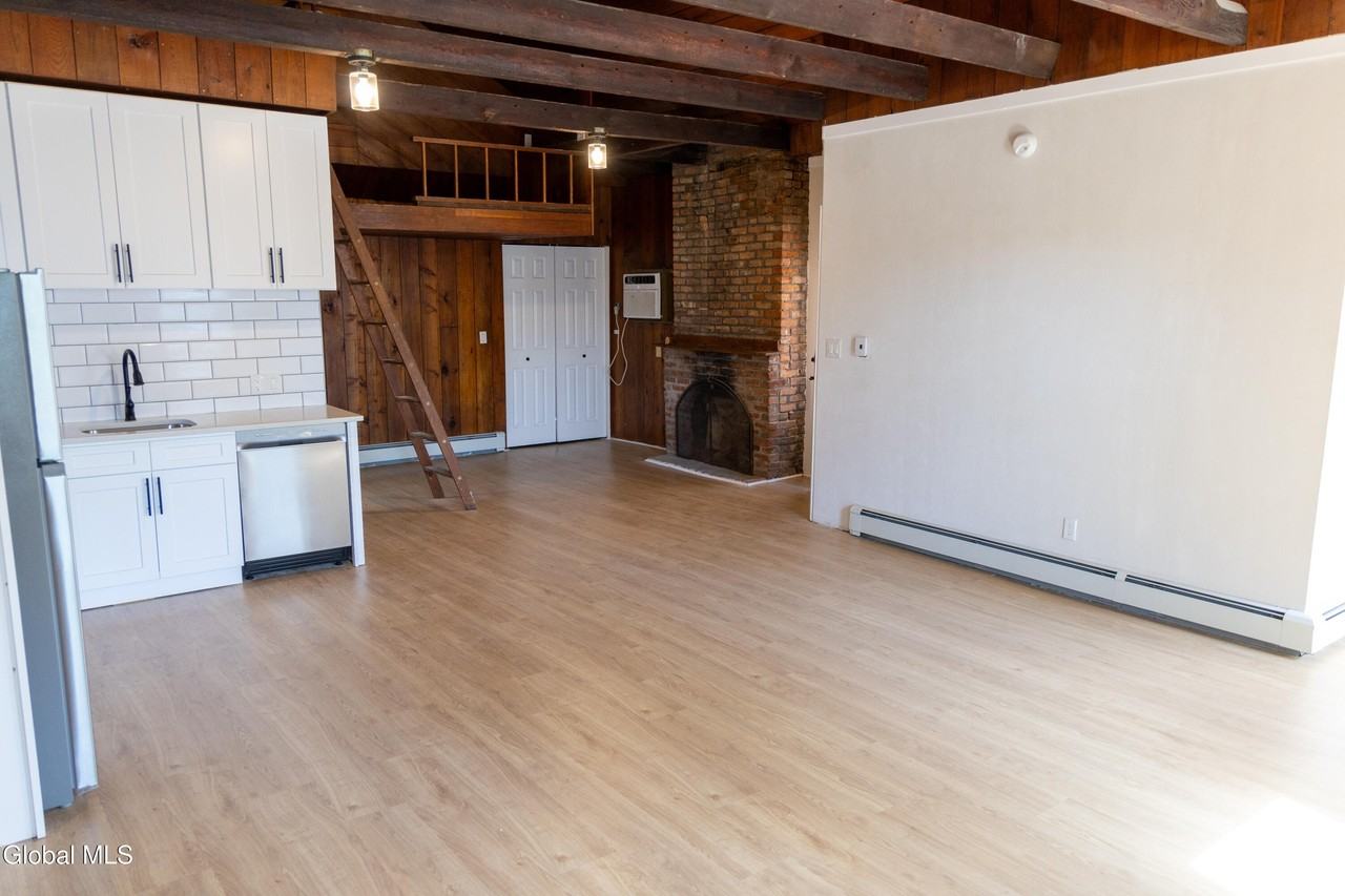 11 Jefferson St #2A - Photo 5 of 11