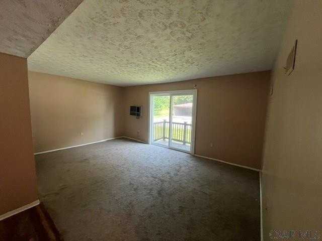 545 Goucher St #12 - Photo 3 of 21