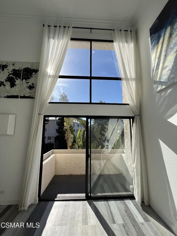 1440 Veteran Avenue #317 - Photo 3 of 11
