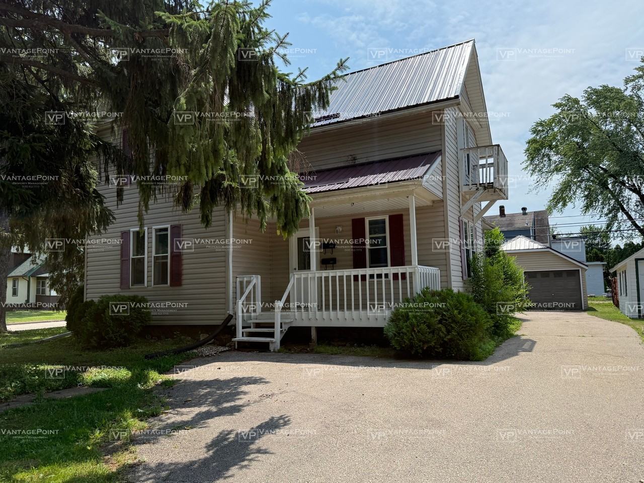 420 1/2 E Pine St - Photo 2 of 15