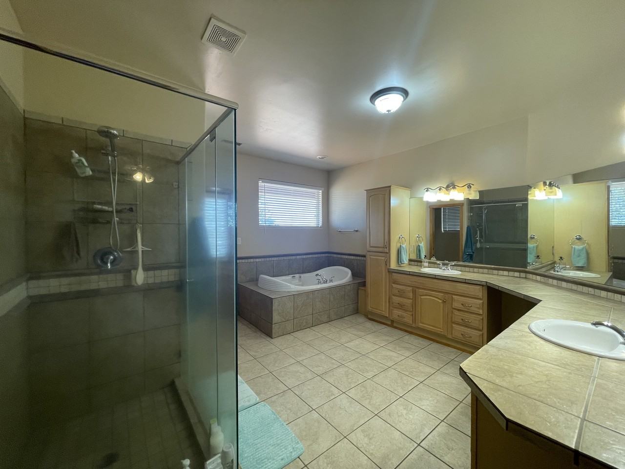 6809 Chapingo Rd Ne #1 - Photo 7 of 28