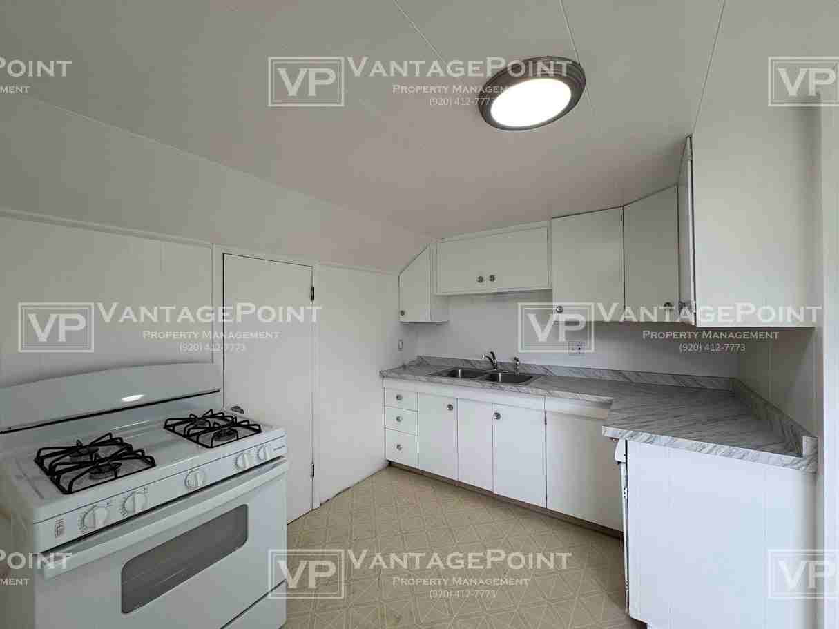 827 W 11th Ave Uppr - Photo 2 of 16