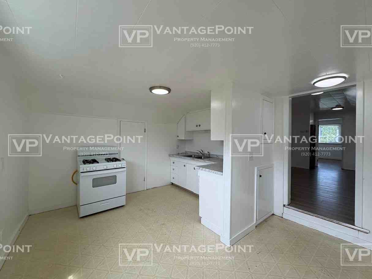 827 W 11th Ave Uppr - Photo 3 of 16