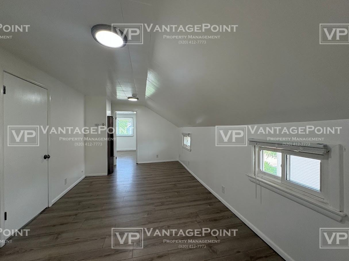 827 W 11th Ave Uppr - Photo 5 of 16