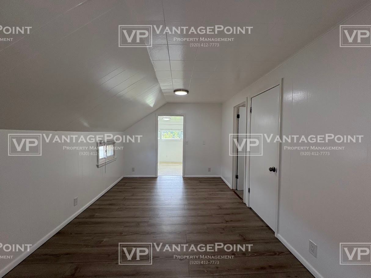 827 W 11th Ave Uppr - Photo 6 of 16