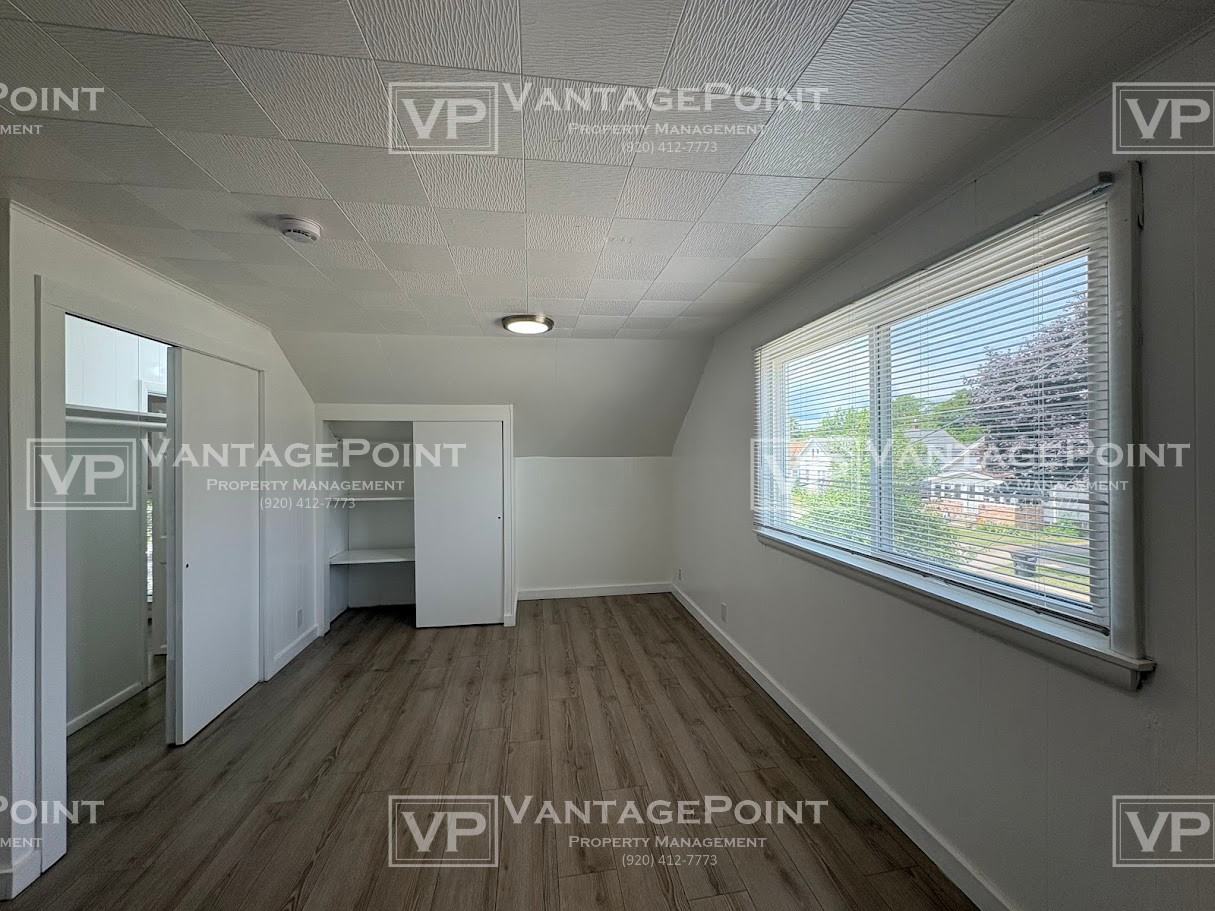 827 W 11th Ave Uppr - Photo 7 of 16